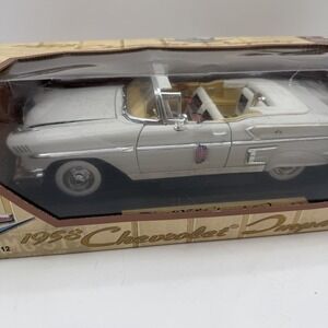 Motormax Toy USA 73112 1:18 Die Cast White 1958 Chevrolet Impala Convertible